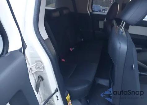 2010 Toyota Fj Cruiser z USA, uszkodzony, nr VIN JTEBU4BFXAK071147